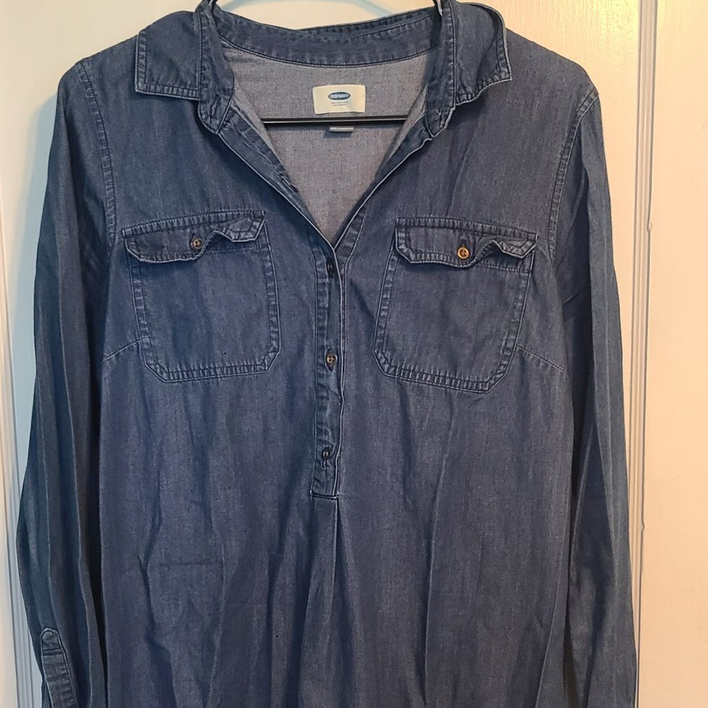 Old Navy Women's Denim Knee-Length Dress with Collar.